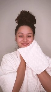 2.7K views · 42 reactions | Whether you have dry, sensitive, combo, oily, or normal skin, the best way to start your day is with a deep cleanse.  LUNA 3 has you covered in just 60 secs.  On IG  - vandressarib | FOREO | Facebook