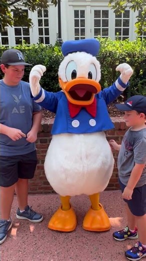 Meeting Donald Duck Surprise Meet & Greet in EPCOT at Disney World