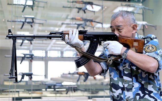 AKM机枪版，听杨老师讲苏联RPK轻机枪