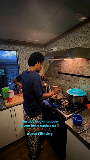 51K views · 812 reactions | Na totolo ni cooking 菱 nei sister she forgot to check what kinda oil she’s using 臘‍♀️ ylei‼️hahaha #dra’i ca be’a na soko bogi mai Labraska | Imma Cinanidaveta | Facebook