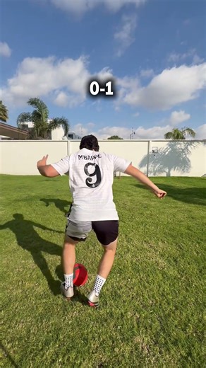 Footballer versus Fitness, day three, today it's one vs one #football #soccer #challenge @chuyst10