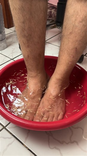 438K views · 3K reactions | Put a spoonful of salt on your feet and the next day you won't believe the results! | Recipes Of Poor | Facebook