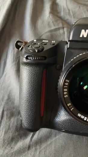 Nikon F5 Camera Review: Professional Standard Revitalized