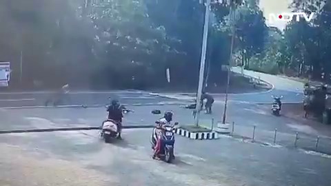 Can you believe two schoolgirls fell out of a moving KSRTC bus in Karnataka!!The sisters were on their way to write exams when the bus door suddenly opened while it was navigating a curve, throwing them onto the road.Public transport must be safe.