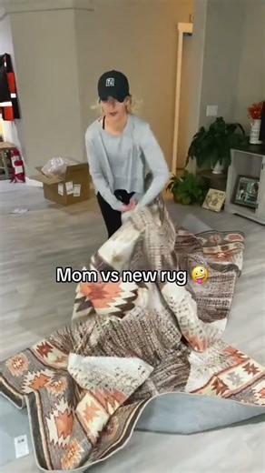 Unboxing and first look at this machine washable large rug