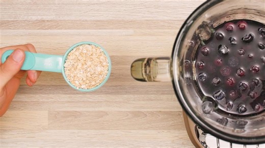 Make the ultimate five-ingredient breakfast smoothie effortlessly