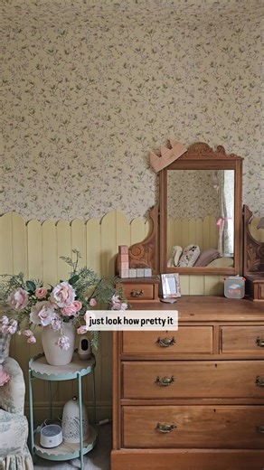 Save for scallop wall panelling instructions and inspo ☀️ I've included extra tips in the caption too! Worth every effort even if it meant I was jigsawing out scallop shapes for hours on end 😂 This tongue and groove wall panelling was from @bandq_uk and came in packs of 5 with each strip measuring 2.4m each. I cut them exactly in half to give me 1.2m tongue and groove lengths. I then I just had to decide on my wall panelling pattern. So I created two scallop shapes...one on a single strip of th