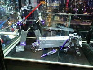 DX9 Atilla Combiner – D14 Capone (Masterpiece Scaled G1 Motormaster) Color Prototype Images