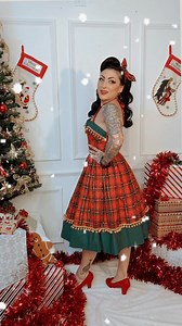 Some Bts festive action from the @violetsinmay product shoot that took place at @thepinupacademy recently! You can find her stunning handmade clothing over on her page and website 💋 | The Pinup Academy