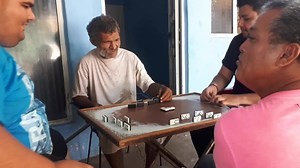jugando domino con rambo saludos para todos animo arrriba arriba | Patron neto