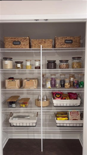 Pantry Reset!🤗 #organization #reset #beforeandafter #pantryorganization #pantrytransformation