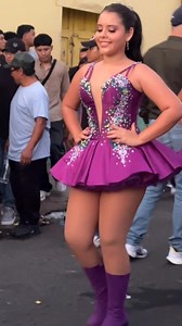 Que elegancia 🇸🇻 | Belleza musical