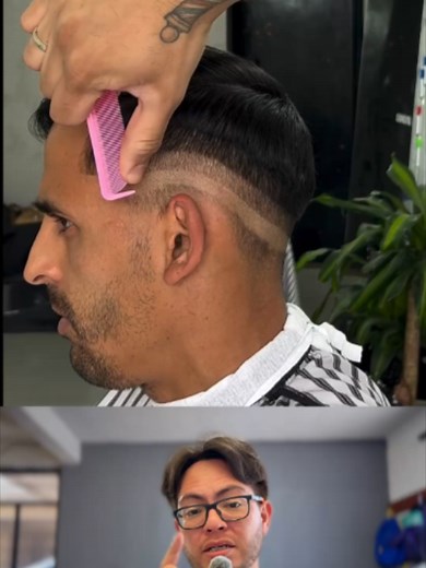 Usa tu peine para medir el tamaño de las guías que vas a utilizar para construir tu fade.