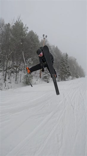 ❄️SNOW DAY 🙌 The good stuff is coming down- we're expecting up to 5 inches of snow into this afternoon! 🎟️Grab your tickets at skibluemt.com/winter 🕔The slopes are open 8am-9pm today ☃️Snow Tubing is open 10am-10pm 🎵Catch live music by Duo K in Last Run Lounge 4pm-7pm 🍜Fuel your snow day! All mountain eateries are open across the mountain- including our trailside stop, Beers & Buns On Burma. 👋We'll see YOU on the mountain! | Blue Mountain Resort