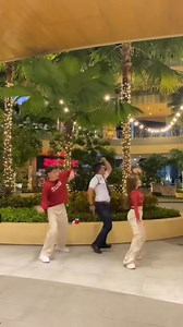 dancing security guard x dancing couple dance compilation #thedancingsecurityguard #fypviralシ | Jason Lapuz