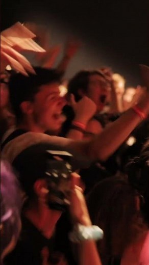 🤯 This has to be the most impressive beatbox routine by two beatboxers!