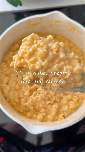 The best creamy, one pot Mac and Cheese made in only 20 minutes. 🧀