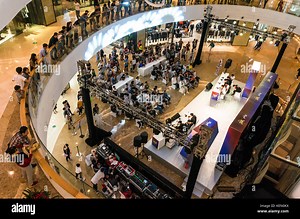 Team mobile phone video game competition at a shopping mall in Shenzhen, China Stock Photo - Alamy