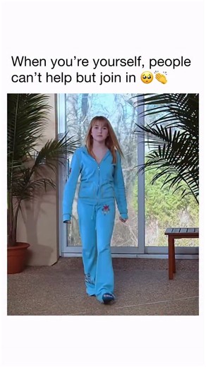 Motivational & Relatable on Instagram: "They were trying so hard to not like her 🎬: The Clique The Clique (2008) is a teen comedy-drama film about a middle-class girl, Claire Lyons, who moves to a wealthy suburb and tries to fit in with an elite group of popular girls, “The Pretty Committee,” led by the arrogant Massie Block, leading to social clashes and schemes as Claire attempts to usurp Massie’s position as queen bee. The movie, based on the book series by Lisi Harrison, explores themes of 