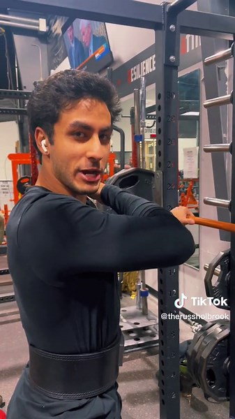 Squatting Techniques for Powerlifting Success