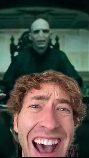 It’s the #harrypotter rendition of #passthephonechallenge #passthephone Voldemort has a good point TBH.