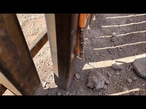 Migrants, smugglers cutting through new Arizona border wall