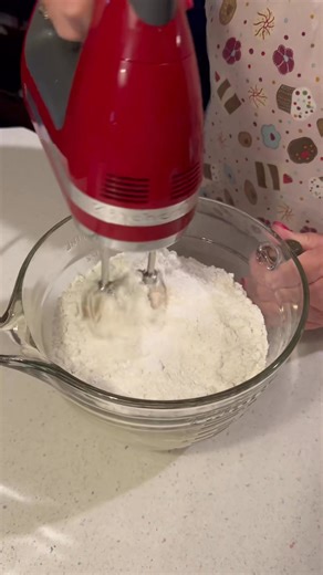 💕🍰Zinger Cake🍰💕 Type “RECIPE” and I’ll send a direct link to your inbox! https://www.dinnerin321.com/zinger-cake/ | Dinner in 321