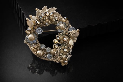 Vintage Wreath Brooch, Signed Original by Robert, Blue Rhinestones & Faux Pearls, Designer Jewelry - Etsy