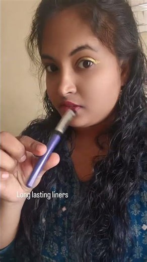 liquid eyeliner application