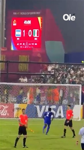 1.7M views · 15K reactions | SE PICÓ ENTRE FRANCIA Y COLOMBIA ❌ Los franceses ganaron 2-0 en el Mundial Sub 17 y cuando terminó el partido se agarraron entre ambos equipos. Las corridas llegaron hasta la cancha de al lado donde se estaba jugando Argentina - México ️ Tanziloic | Diario Olé | Facebook