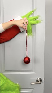 Easy Grinch Door Decoration | Cirqnamics
