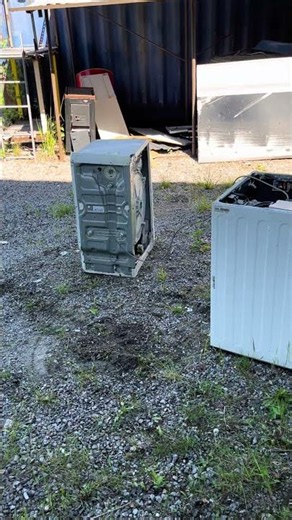 Brick in a washing machine - AEG Lavamat 46215L #washingmachine #destruction