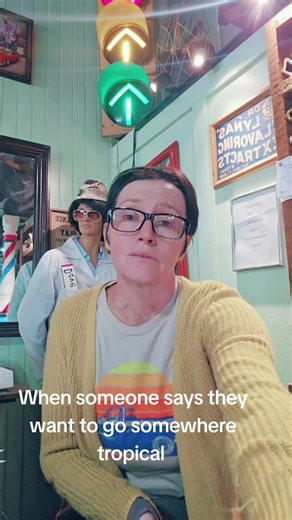 I am not built for cold weather!! 😂🥶 #tropical #itscold #beachvibes #Illinois #problemsolved