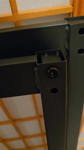 Help me screw a screw 🪛😭