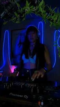 ¿Que te parece este mix? 🤌🌺☺️ IG:. @DANICANDREINA #capleton #reggaemusic #dj #venezolana