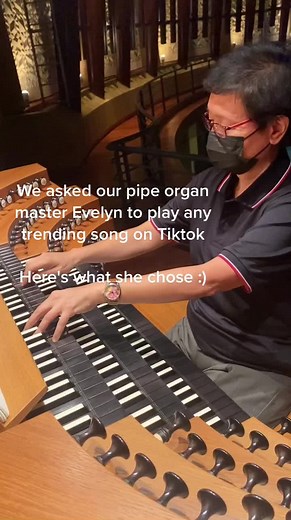 Slipping through my fingers, trying to capture every minute of this #ABBA classic on our pipe organ!💗#cover #live