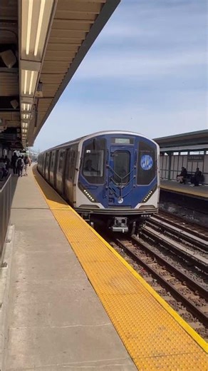 R211A (A) Train Enters Beach 60th Street