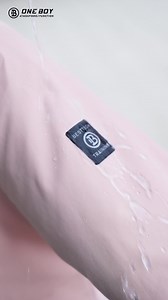 6.1K reactions · 130 shares | 最討厭這種令人心煩的風雨天！ 這時候你需要一件防風+防潑水的外套！...