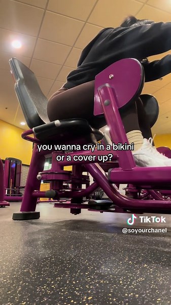 Summer creeping up… y’all better get consistent now 😂 Because I’m crying in a bikini, not a cover up 👙💪🏽 #GymTok #Fitness #GymMotivation #WeightGainJourney #GymGirl
