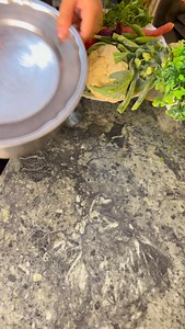 1.2M views · 7.3K reactions | Ye chiz bas wahi log samjh sakte hai jo subha se sham tak office me rehte hai aur unko ghar ka garma garam khana khane ko nahi milta凉 aur wo wahi khane ko dopehr ki jagah raat m khate haimere sath to yahi hota hai tayri dopehr m khani chahiye par mai khaati raat m hu.. to ky aapke sath bhi aisa hota hai﫩 #food #recipe #india #viral #instamood | Swati ki desi rasoi | Facebook