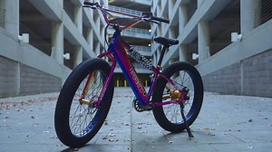 Ce BMX électrique très coloré veut clairement se faire remarquer — Frandroid