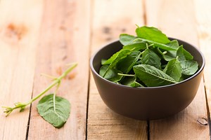 तुलसी के फायदे, उपयोग व औषधीय गुण | Tulsi Benefits in Hindi | 1mg