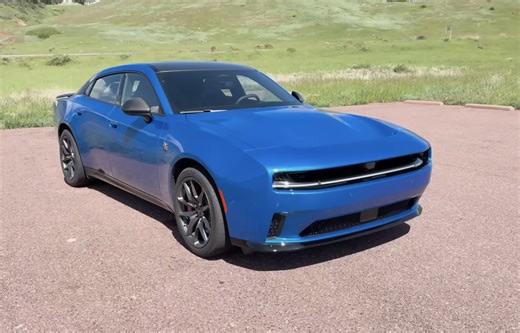 2026 Dodge Challenger Daytona Four-Door Looks Like a Muscle Car, but That Fake V8 Sound…
