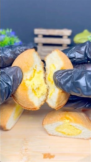 First Time Trying This Sweet Snack 🤤✨🧁 #asmr #chocolate #food #shorts