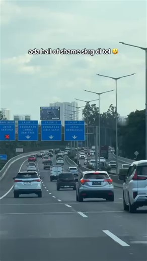 Info Jakarta Timur | Melaju di tol jorr melebihi batas kecepatan maksimum akan ditampilkan foto mobil di layar VMS (Variable Message Sign) secara real-time 🎬 :... | Instagram