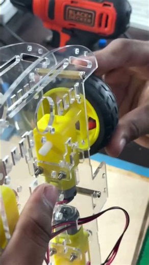 Hand Gesture Control Robot Using OpenCV #gesturecontrol #arduino