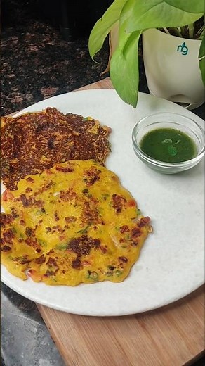 Healthy, tasty and super quick 💛🥞Vegetable besan chilla — perfect breakfast or snack ✨
