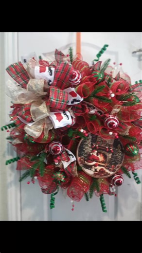 Homemade snowman deco mesh large wteath | DD’s Creations & More “Wreaths, Crafts & Charm” | Facebook