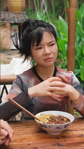 Show off a bowl of noodles in 30 seconds丨food blind box丨eating spicy food and funny pranks