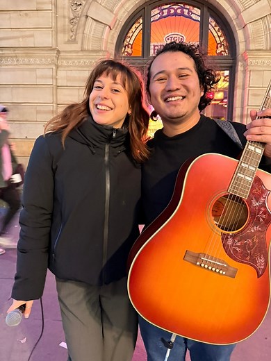 Forever Young . . . . By Alphaville and sung by Beatrice Gugliermini #alphaville #glasgow #buskers #buskersofglasgow #scotland #glasgowmusicscene #scottishmusicscene | BuskersofGlasgow